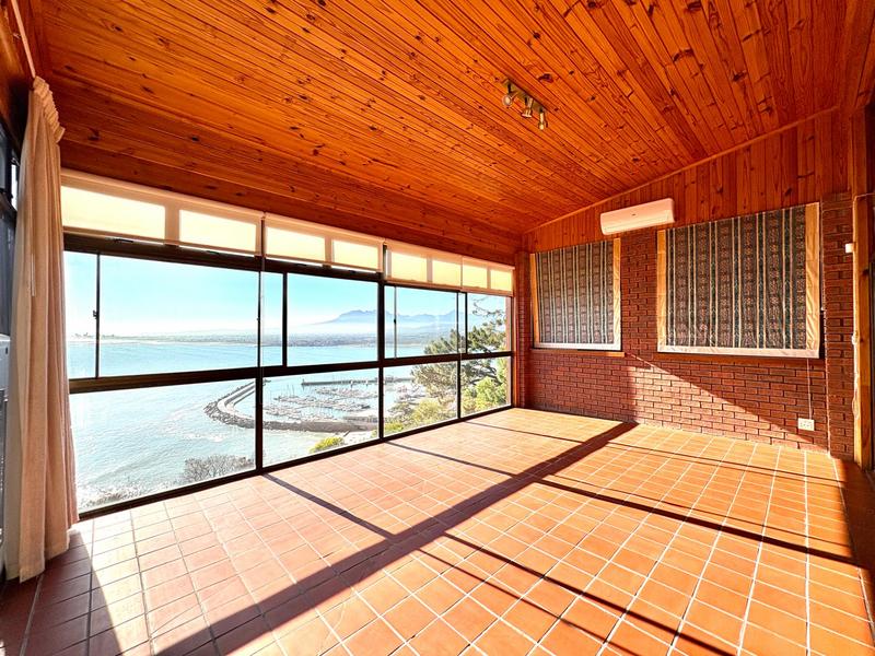 To Let 3 Bedroom Property for Rent in Gordons Bay Western Cape